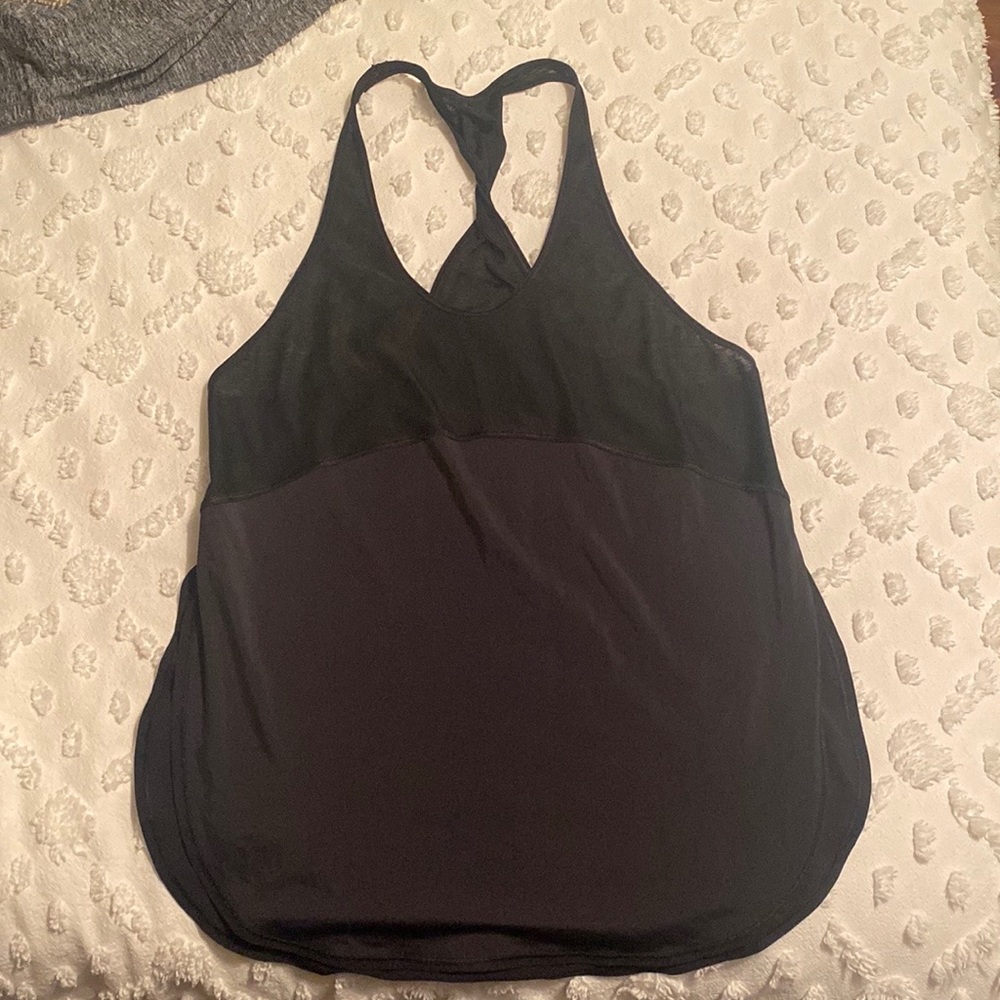 Lululemon scoop neck black tank size 4